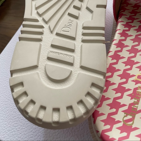 New in box Dior logo sandals - Picture 7 of 15